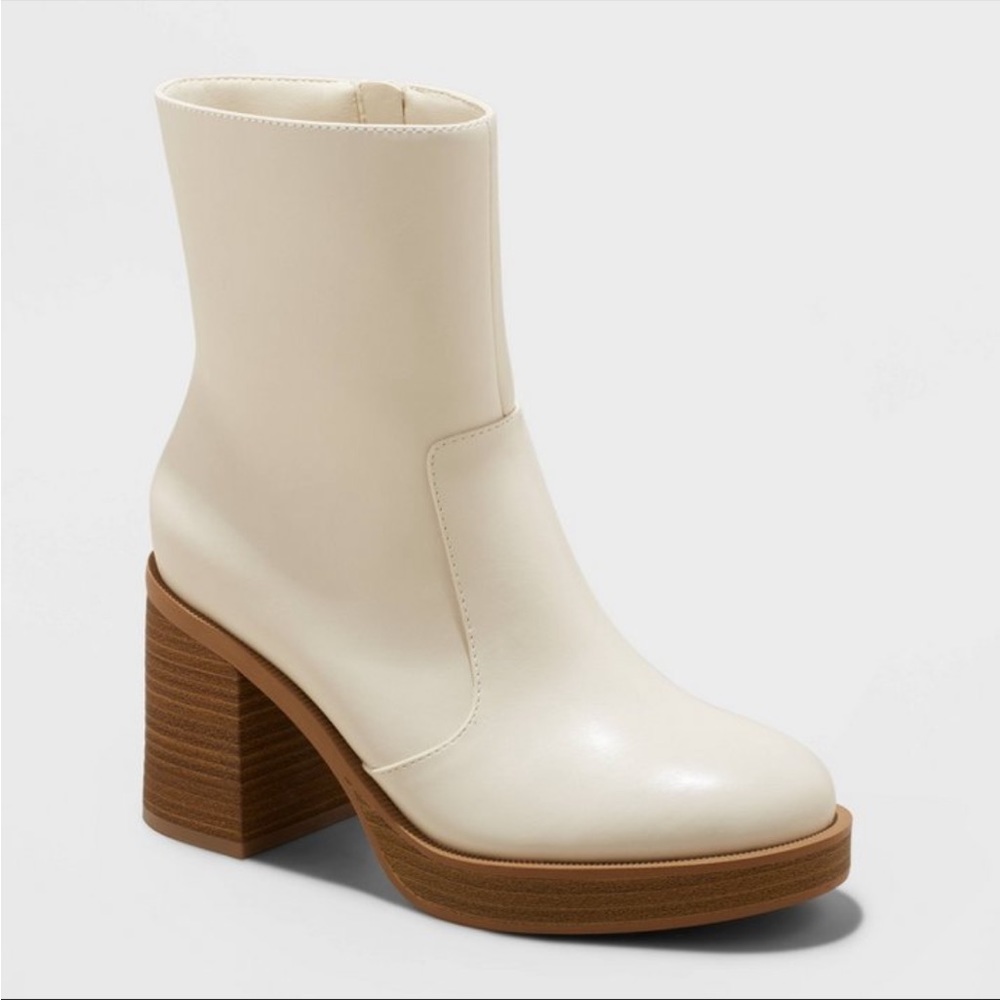 Women's Jenna Platform Boots - Universal Thread™ Off-White Size 6.5